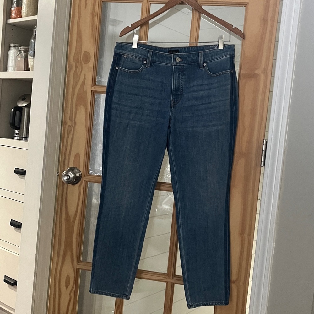 NWT Talbots SLIM ANKLE JEANS - Size 12 petite medium wash with dark side